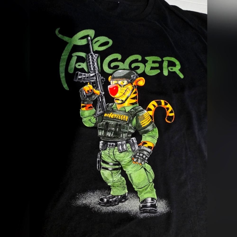 Black Green Relentless Defender "Trigger" T Shirt‎ 2XL